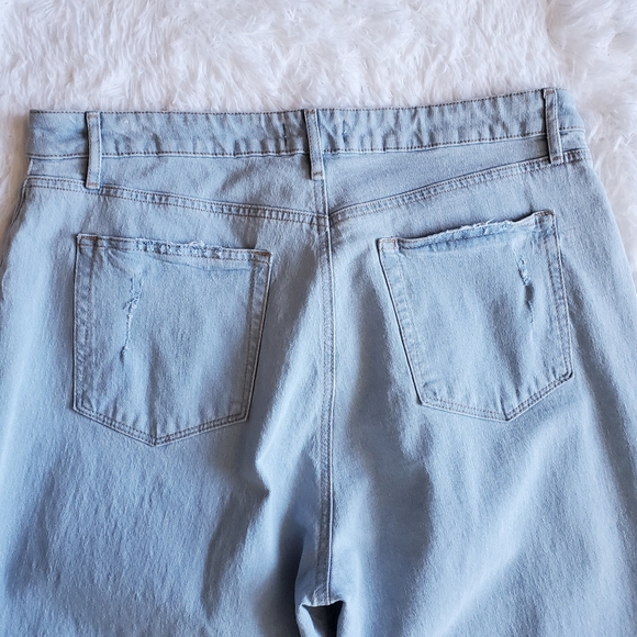 LOFT Curvy High Waist Straight Crop Frayed/Raw Hem Light Wash Denim Size 32/14 - Picture 7 of 15